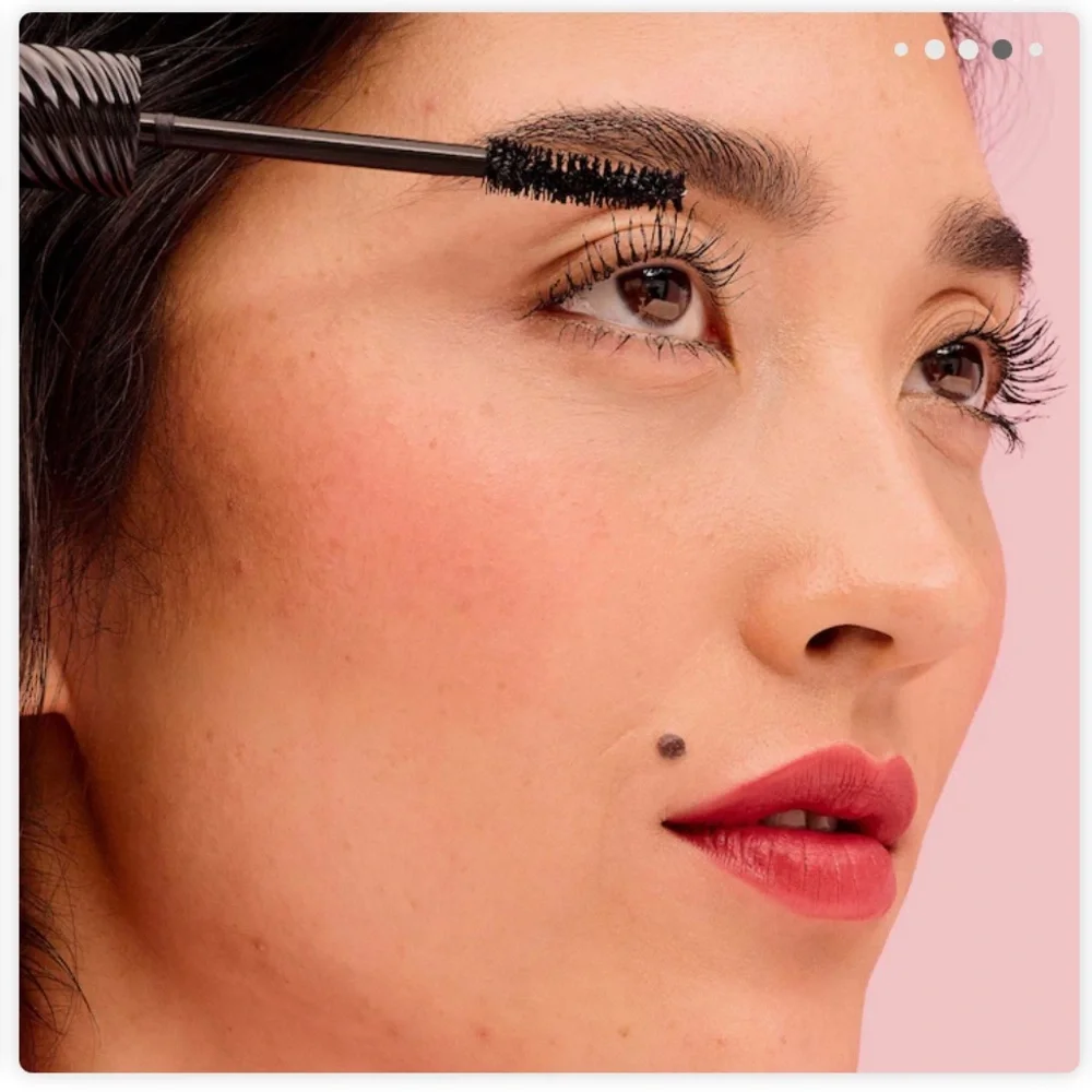 🆕 *NEW* BENEFIT | FULL | Fan Fest Fanning & Volumizing Mascara - black - Picture 9 of 14